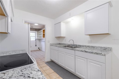 House in Beverly Hills, Florida 3 bedrooms, 112.6 sq.m. № 2205659 - photo 9