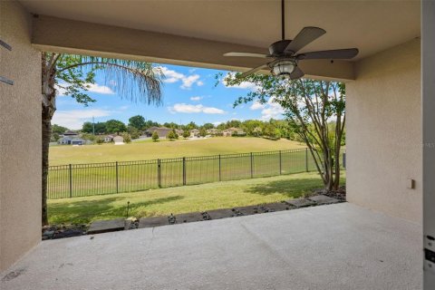 Villa ou maison à vendre à Mount Dora, Floride: 4 chambres, 225.94 m2 № 2202919 - photo 2
