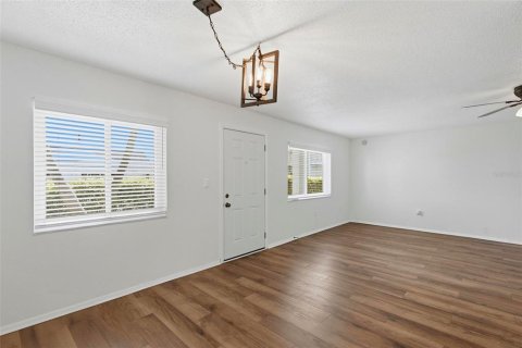 Condominio en alquiler en Saint Petersburg, Florida, 2 dormitorios, 99.87 m2 № 2094205 - foto 4