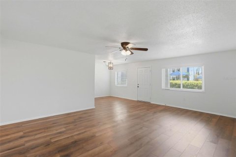 Condominio en alquiler en Saint Petersburg, Florida, 2 dormitorios, 99.87 m2 № 2094205 - foto 5