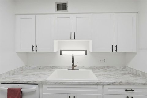 Condominio en alquiler en Saint Petersburg, Florida, 2 dormitorios, 99.87 m2 № 2094205 - foto 8