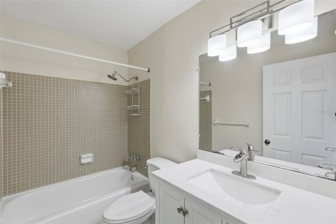 Condominio en alquiler en Saint Petersburg, Florida, 2 dormitorios, 99.87 m2 № 2094205 - foto 17