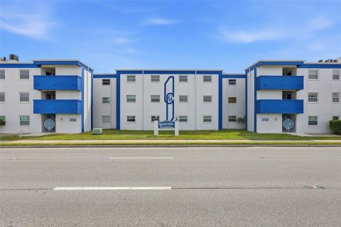 Condominio en alquiler en Saint Petersburg, Florida, 2 dormitorios, 99.87 m2 № 2094205 - foto 26