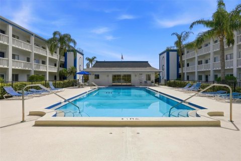 Condominio en alquiler en Saint Petersburg, Florida, 2 dormitorios, 99.87 m2 № 2094205 - foto 27