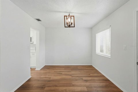 Condominio en alquiler en Saint Petersburg, Florida, 2 dormitorios, 99.87 m2 № 2094205 - foto 9