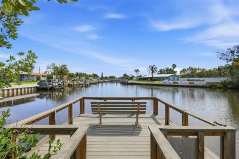 Condominio en alquiler en Saint Petersburg, Florida, 2 dormitorios, 99.87 m2 № 2094205 - foto 22