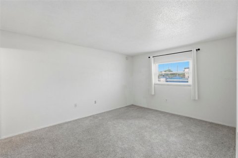 Condominio en alquiler en Saint Petersburg, Florida, 2 dormitorios, 99.87 m2 № 2094205 - foto 11