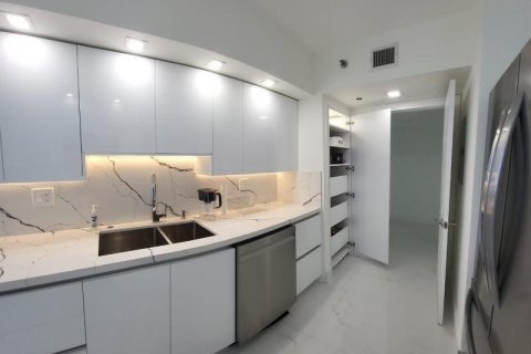 Купить кондоминиум в Санни-Айлс-Бич, Флорида 3 комнаты, 163.51м2, № 2083283 - фото 17