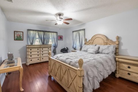 Купить виллу или дом в Леди-Лейк, Флорида 6 комнат, 122.63м2, № 1856234 - фото 4