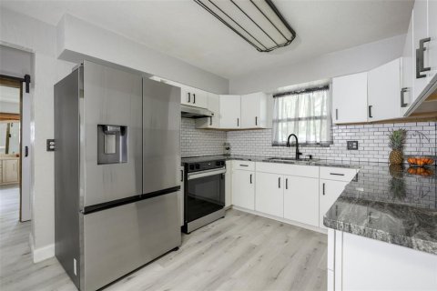 Купить виллу или дом в Холли Хилл, Флорида 6 комнат, 167.78м2, № 2283843 - фото 9