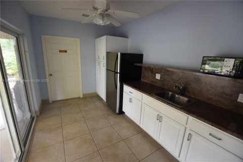 Condo in Pompano Beach, Florida, 3 bedrooms  № 2035216 - photo 30