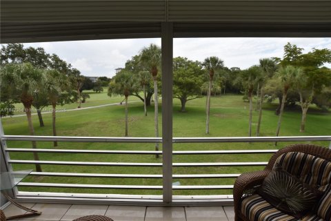 Condo in Pompano Beach, Florida, 3 bedrooms  № 2035216 - photo 18