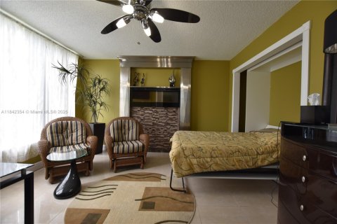 Condo in Pompano Beach, Florida, 3 bedrooms  № 2035216 - photo 6