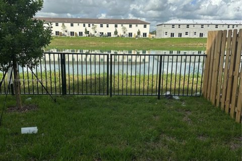 Adosado en alquiler en Homestead, Florida, 3 dormitorios № 1954442 - foto 17