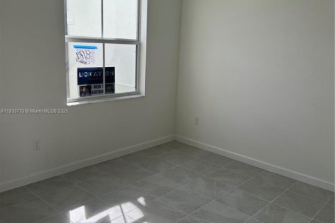 Adosado en alquiler en Homestead, Florida, 3 dormitorios № 1954442 - foto 20