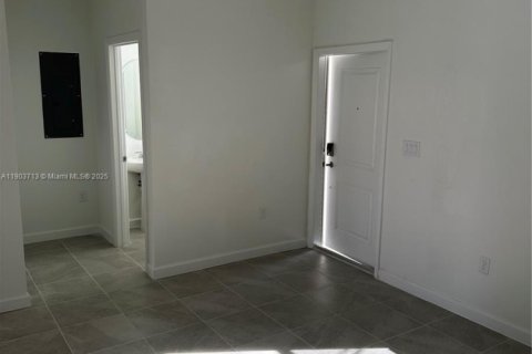 Adosado en alquiler en Homestead, Florida, 3 dormitorios № 1954442 - foto 21