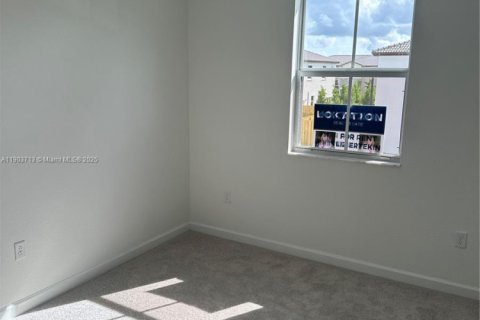 Adosado en alquiler en Homestead, Florida, 3 dormitorios № 1954442 - foto 8