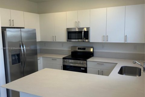 Adosado en alquiler en Homestead, Florida, 3 dormitorios № 1954442 - foto 19