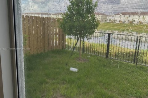 Adosado en alquiler en Homestead, Florida, 3 dormitorios № 1954442 - foto 16