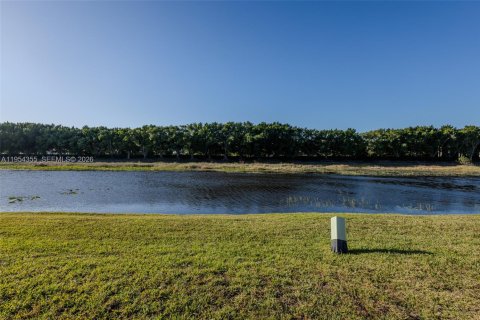 Villa ou maison à vendre à Weston, Floride: 3 chambres, 141.4 m2 № 2009118 - photo 28