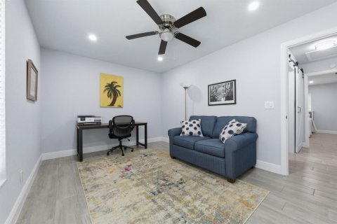 Condo in Lake Worth, Florida, 2 bedrooms  № 2147053 - photo 12