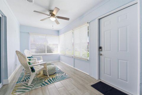 Condo in Lake Worth, Florida, 2 bedrooms  № 2147053 - photo 7