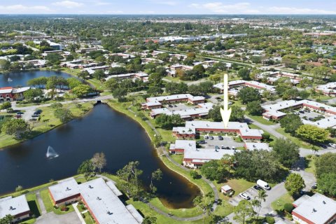 Condo in Lake Worth, Florida, 2 bedrooms  № 2147053 - photo 25