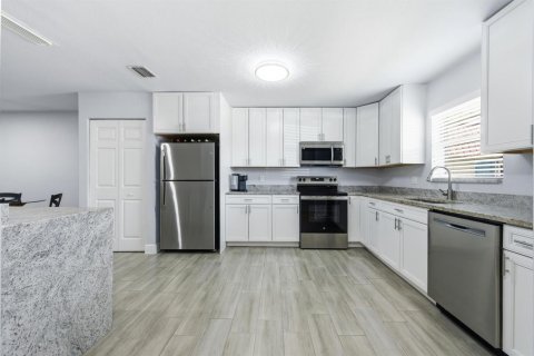 Condo à Lake Worth, Floride, 2 chambres  № 2147053