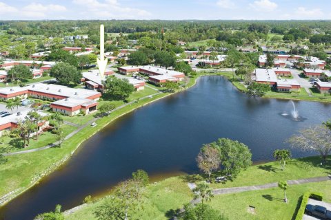 Condo in Lake Worth, Florida, 2 bedrooms  № 2147053 - photo 30