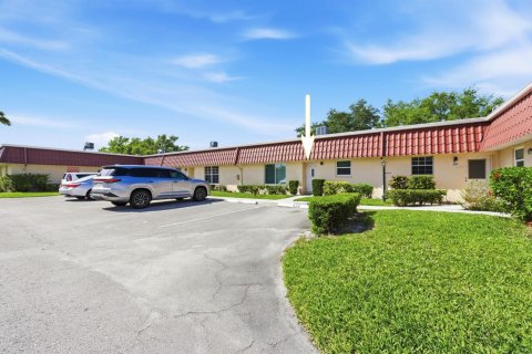 Condo in Lake Worth, Florida, 2 bedrooms  № 2147053 - photo 22