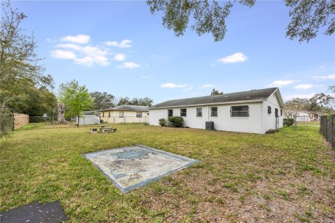 House in Altamonte Springs, Florida 4 bedrooms, 141.21 sq.m. № 1545520 - photo 14