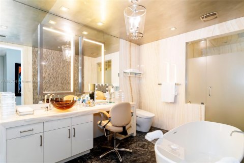 Condominio en venta en Sunny Isles Beach, Florida, 4 dormitorios, 428.19 m2 № 1982483 - foto 29