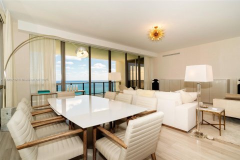 Condominio en venta en Sunny Isles Beach, Florida, 4 dormitorios, 428.19 m2 № 1982483 - foto 9