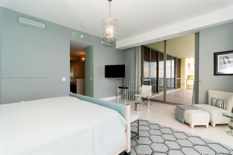 Condominio en venta en Sunny Isles Beach, Florida, 4 dormitorios, 428.19 m2 № 1982483 - foto 23