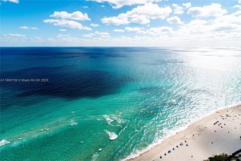 Condominio en venta en Sunny Isles Beach, Florida, 4 dormitorios, 428.19 m2 № 1982483 - foto 5