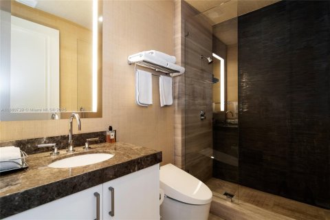 Condominio en venta en Sunny Isles Beach, Florida, 4 dormitorios, 428.19 m2 № 1982483 - foto 20