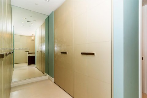 Condominio en venta en Sunny Isles Beach, Florida, 4 dormitorios, 428.19 m2 № 1982483 - foto 26