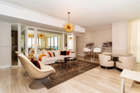 Condominio en venta en Sunny Isles Beach, Florida, 4 dormitorios, 428.19 m2 № 1982483 - foto 10
