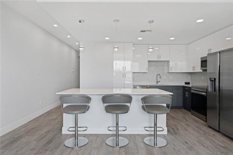 Condominio en alquiler en Sarasota, Florida, 1 dormitorio, 83.24 m2 № 1799910 - foto 5