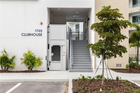 Condominio en alquiler en Sarasota, Florida, 1 dormitorio, 83.24 m2 № 1799910 - foto 17