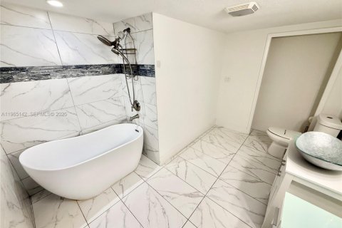 Casa en alquiler en Davie, Florida, 3 dormitorios, 155.33 m2 № 2026478 - foto 11