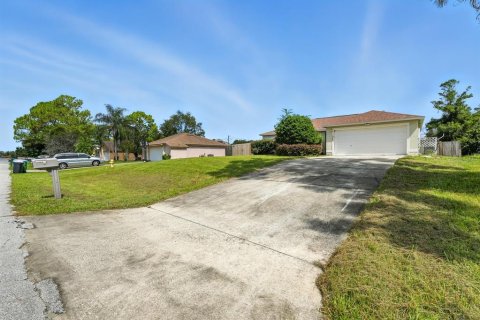 Casa en venta en Deltona, Florida, 3 dormitorios, 113.71 m2 № 1887112 - foto 5