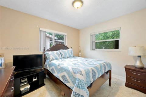 House in Tamarac, Florida 2 bedrooms, 104.79 sq.m. № 2009173 - photo 9