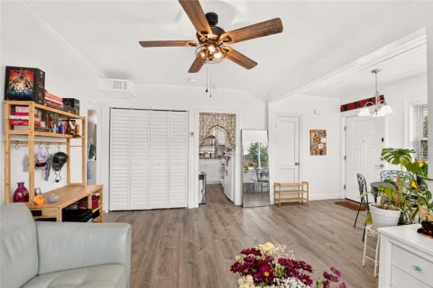 Immobilier commercial à vendre à Gainesville, Floride: 4 chambres, 142.14 m2 № 2360598 - photo 23