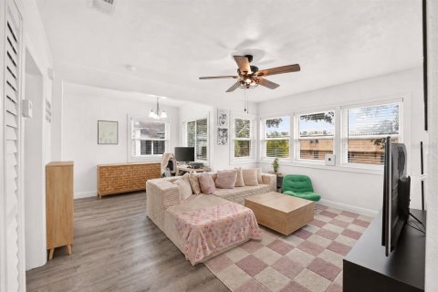 Immobilier commercial à vendre à Gainesville, Floride: 4 chambres, 142.14 m2 № 2360598 - photo 3