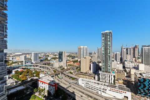 Снять в аренду кондоминиум в Майами, Флорида 3 спальни, 128.67м2, № 2005365 - фото 25