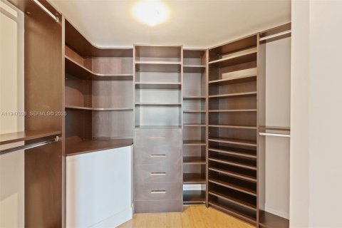 Снять в аренду кондоминиум в Майами, Флорида 3 спальни, 128.67м2, № 2005365 - фото 15