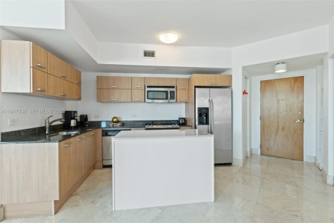 Снять в аренду кондоминиум в Майами, Флорида 3 спальни, 128.67м2, № 2005365 - фото 3