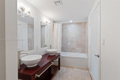 Снять в аренду кондоминиум в Майами, Флорида 3 спальни, 128.67м2, № 2005365 - фото 17