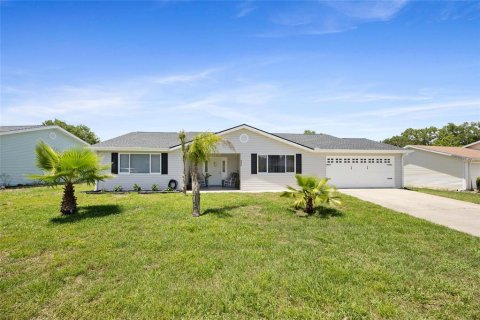 Villa ou maison à vendre à Ocala, Floride: 3 chambres, 151.99 m2 № 1691033 - photo 1